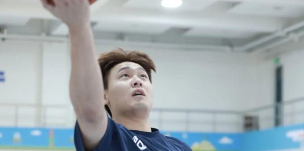 CBA男篮动态更新！带来北京男篮赵睿、新小外援，广东男篮新大外援以及辽宁男篮哈维的最新消息