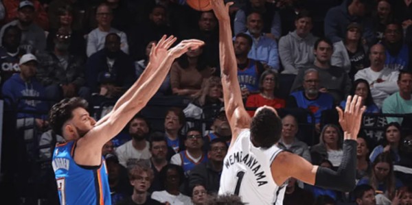 爱游戏体育-复仇马刺！联盟第一轰4连胜，亚历山大创NBA第2神迹，文班险受伤