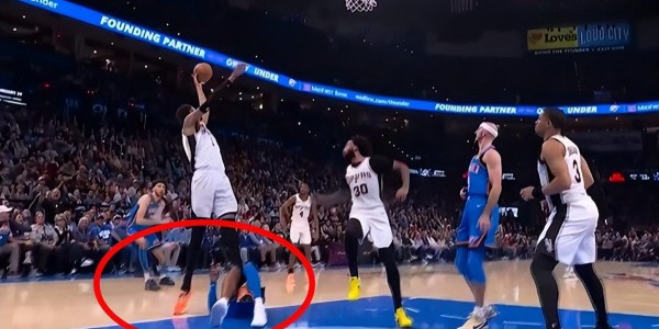 爱游戏体育-复仇马刺！联盟第一轰4连胜，亚历山大创NBA第2神迹，文班险受伤